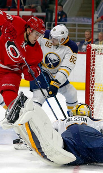 Stempniak, Aho score in SO to help Canes beat Sabres (Dec 17, 2016)